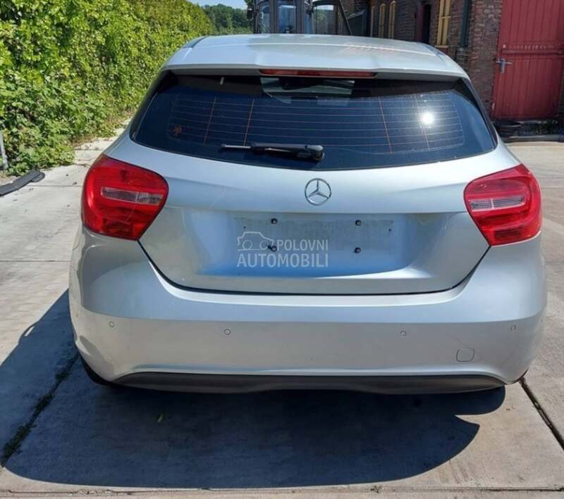 Branik zadnja za Mercedes Benz A 140, A 150, A 160 ... od 2012. do 2020. god.