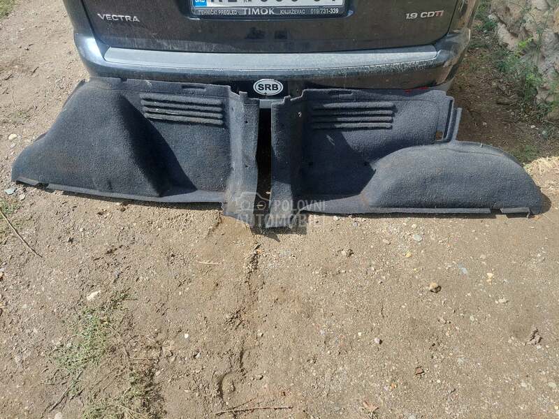 tapaciri u gepeku megane 1 za Renault Megane
