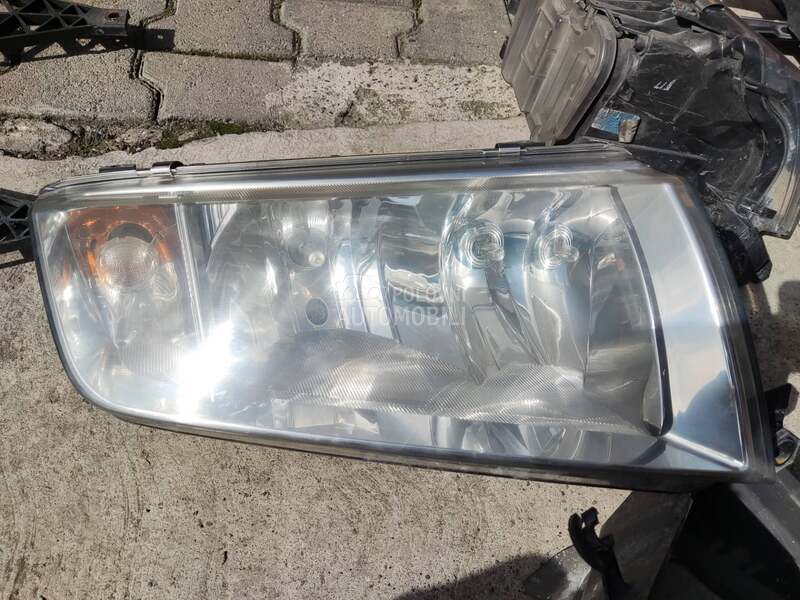 Desni far za Škoda Fabia