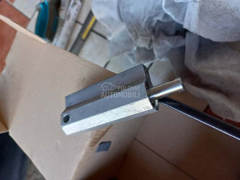 klip krova 206 cc za Peugeot 206 od 2001. do 2007. god.