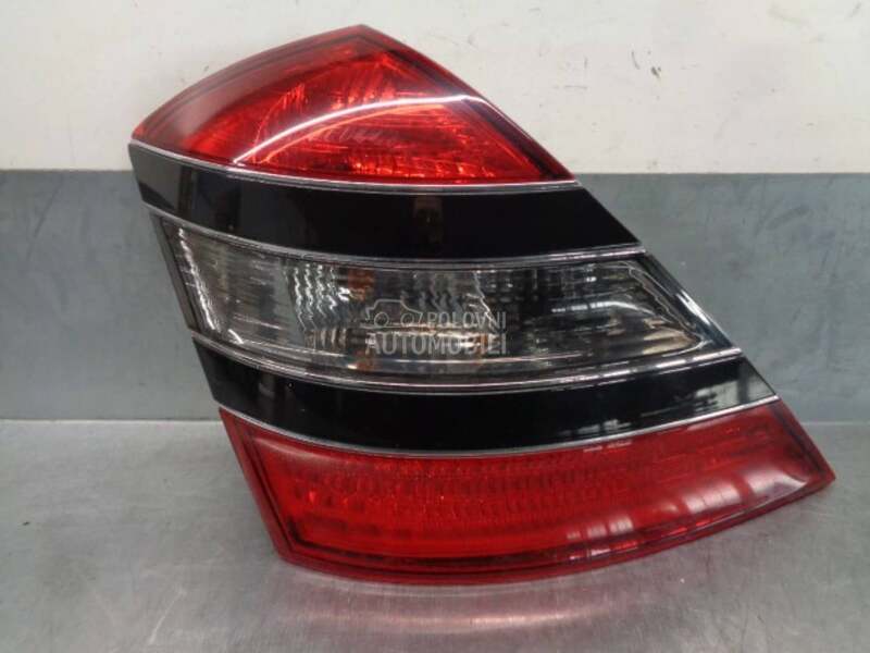 Stop svetlo levo za Mercedes Benz S 320 od 2006. do 2010. god.