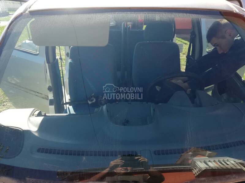 Vetrobransko staklo za Opel Agila