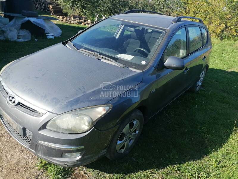 Hyundai i30 1.4 2009. god. -  kompletan auto u delovima