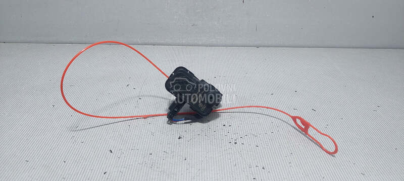 MOTORIC POKLOPCA REZERVOARA za Audi A4