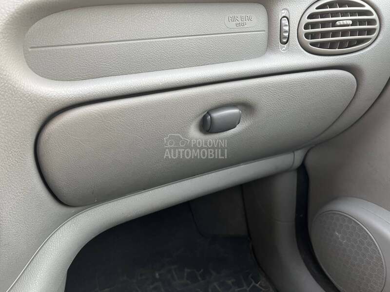 Kaseta - fioka za Renault Scenic od 2001. do 2003. god.
