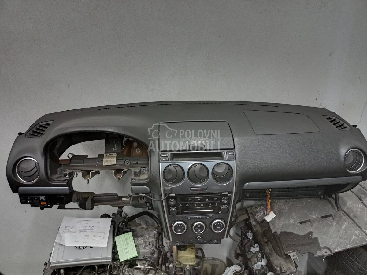 Instrument tabla za Mazda 6 od 2005. do 2007. god.