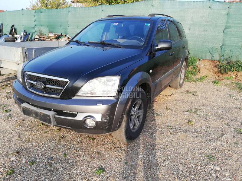 Kia Sorento crdi 2005. god. -  kompletan auto u delovima