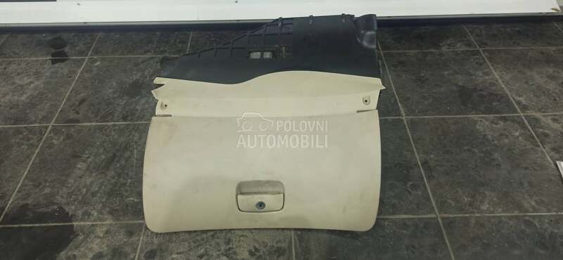 Krem kaseta za Škoda Superb od 2001. do 2008. god.