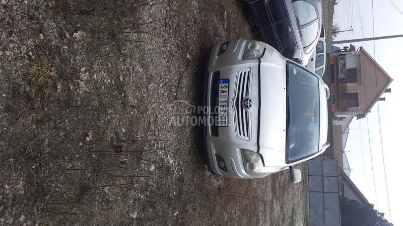 Toyota Avensis -  kompletan auto u delovima