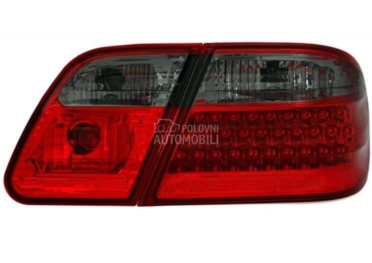 Kristalna LED štop svetla  W2 za Mercedes Benz E Klasa