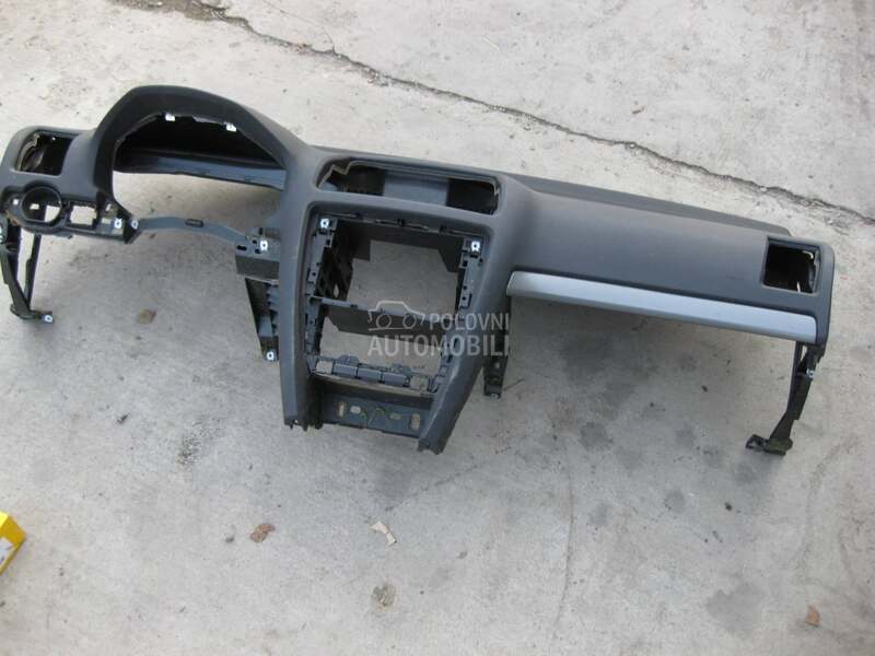 Tabla unutrasnja za Škoda Octavia od 2004. do 2008. god.
