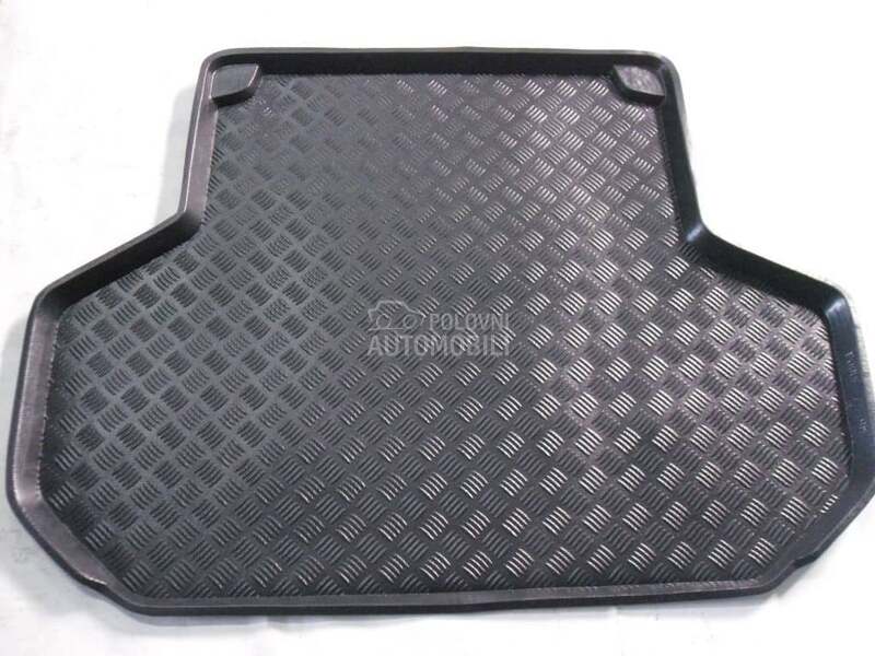 Tipska kadica za gepek  Galant za Mitsubishi Galant