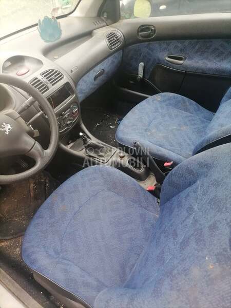 Centralna - središnja konzola za Peugeot 206 od 2000. do 2003. god.