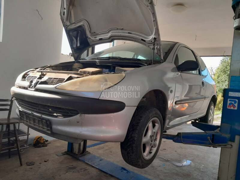 Hladnjak i posuda za Peugeot 206 od 2000. do 2003. god.