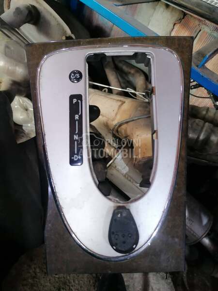poklopac rucice menjaca za Mercedes Benz E Klasa od 2000. do 2008. god.