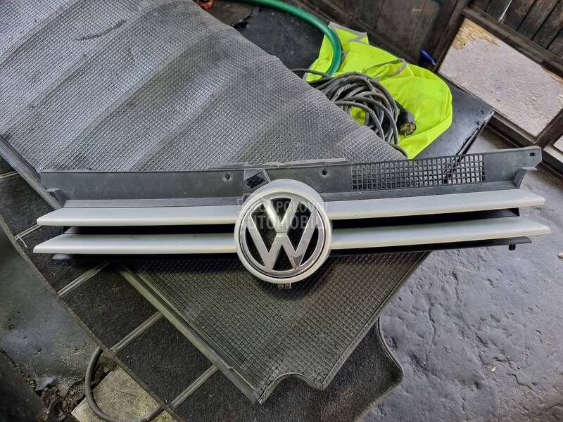 Maska za Volkswagen Golf 4 za 2005. god.