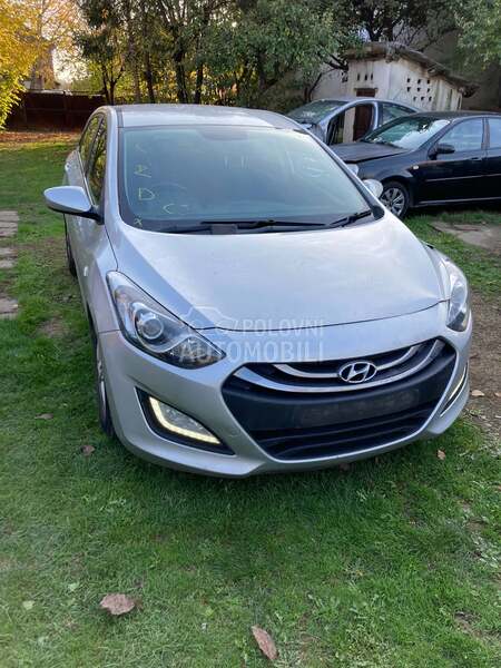 Hyundai i30 2013. god. -  kompletan auto u delovima