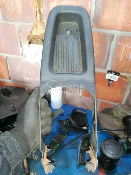 pregrada za Fiat Doblo od 2000. do 2010. god.