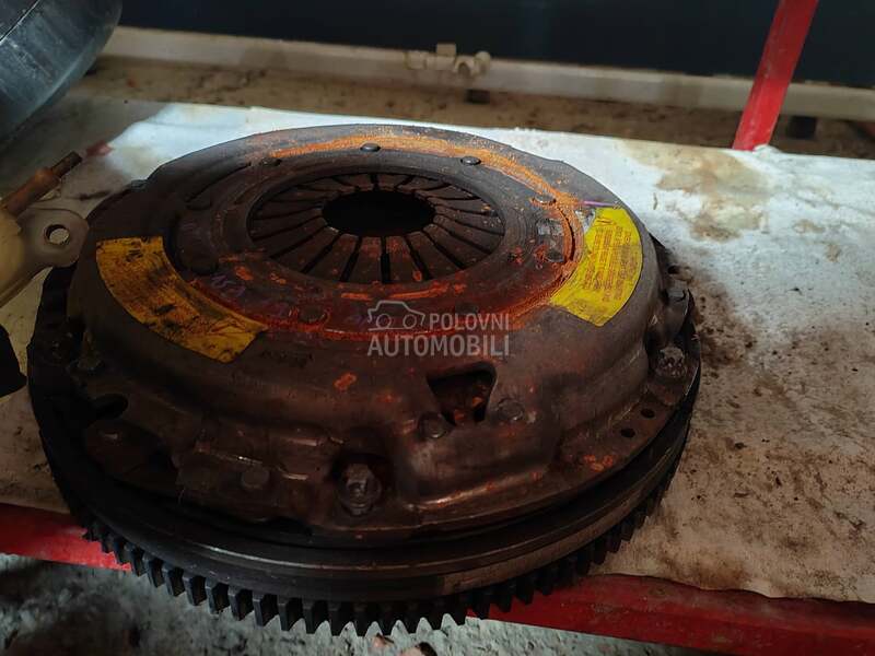 Plivajuci zamajac za 1.9 mjet za Alfa Romeo 159 od 2006. do 2009. god.