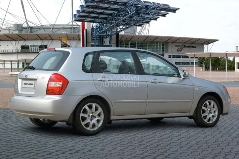 Posude-čantre za Kia Cerato od 2003. do 2008. god.