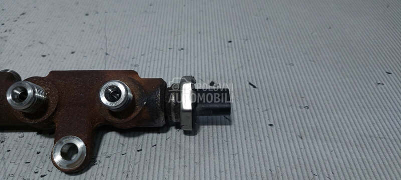 SENZOR PRITISKA GORIVA za Peugeot 5008