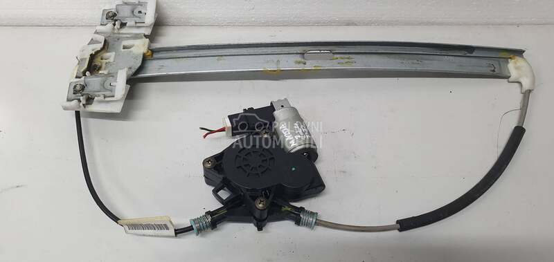 Prednji desni podizac motoric za Mazda 2 od 2002. do 2007. god.