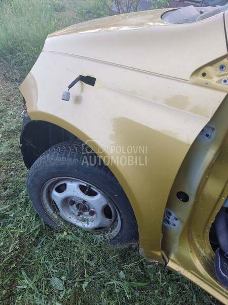 Krilo blatobran sivo zlatno za Toyota Yaris od 1999. do 2005. god.
