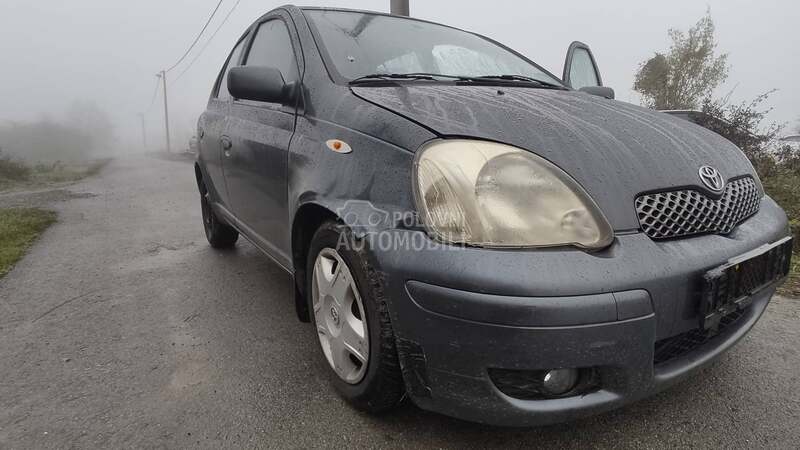 Hauba tamno siva za Toyota Yaris od 1999. do 2005. god.