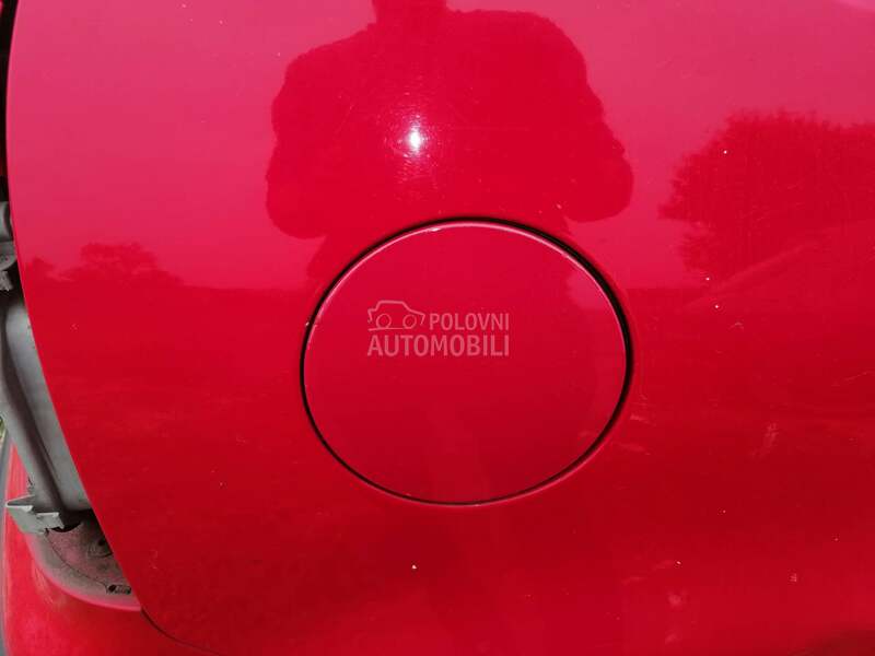 Poklopac rezervoara za Volkswagen Polo od 1999. do 2008. god.