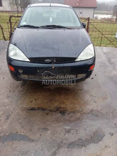 Ford Focus - kompletan auto u delovima za 2000. god.