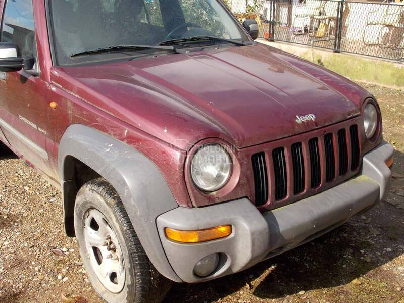 Jeep Cherokee 2001. god. -  kompletan auto u delovima