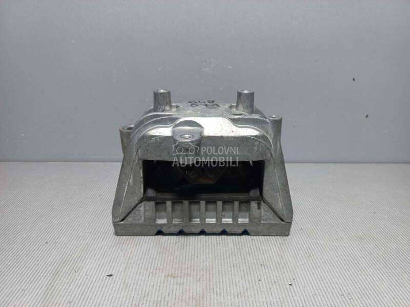 NOSAC MOTORA za Volkswagen Passat B7