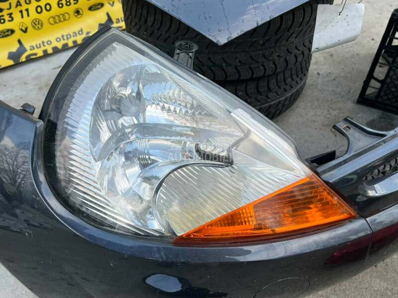 Far desni za Ford Ka od 1998. do 2008. god.