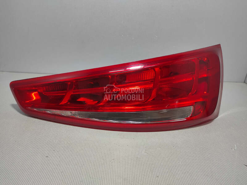 STOP SVJETLO za Audi Q3