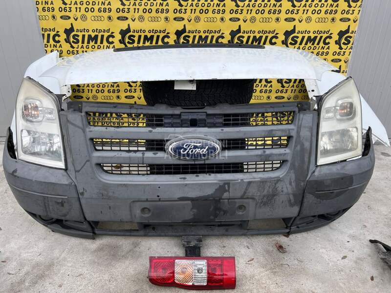 Branik prednji crni za Ford Transit Connect od 2006. do 2014. god.