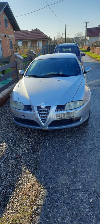 Alfa Romeo GT -  kompletan auto u delovima
