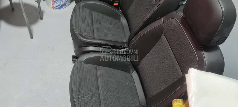 astra j enterijer za Opel Astra J