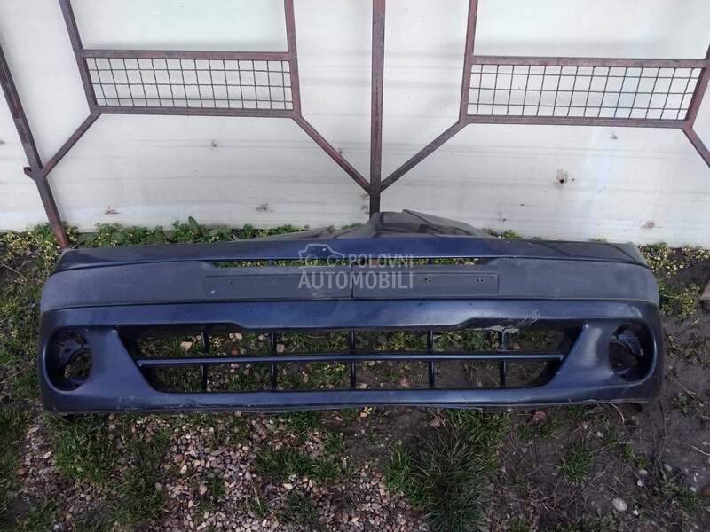 Prednji branik za Renault Scenic od 2000. do 2003. god.