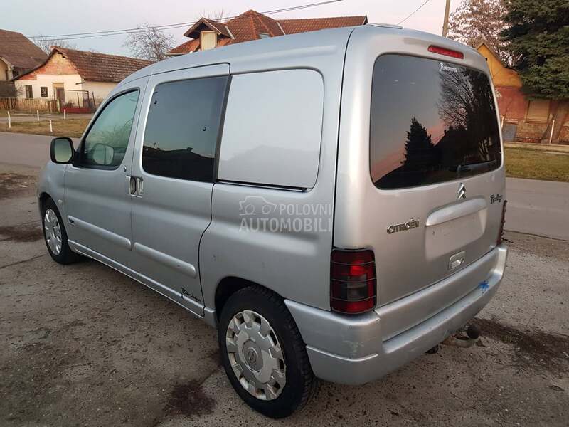 Citroen Berlingo 20 HDI 66 2005. god. -  kompletan auto u delovima