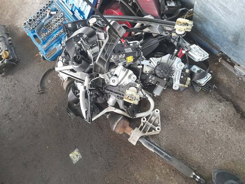 Podizac prozora za Opel Zafira od 2011. do 2016. god.