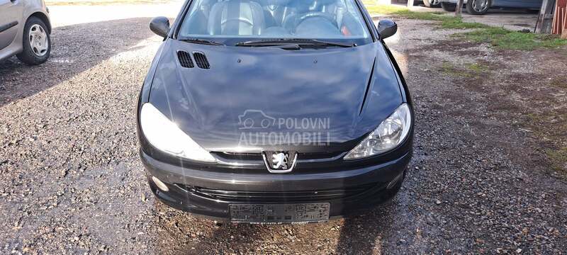 maska sa znakom crna za Peugeot 206
