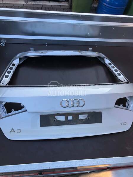 8V gepek vrata za Audi A3