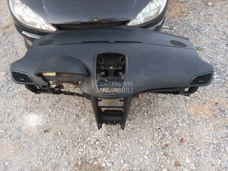 Instrument tabla za Peugeot 207