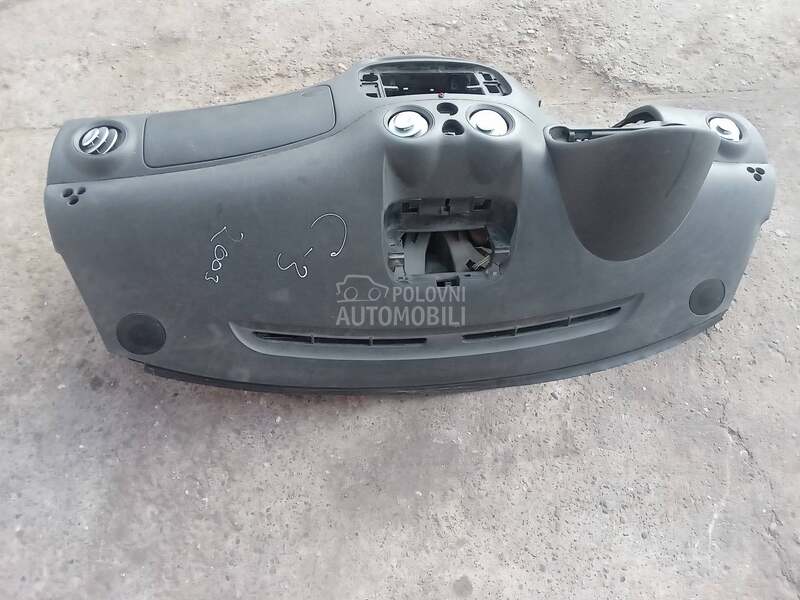 kok pit za Citroen C3 za 2003. god.