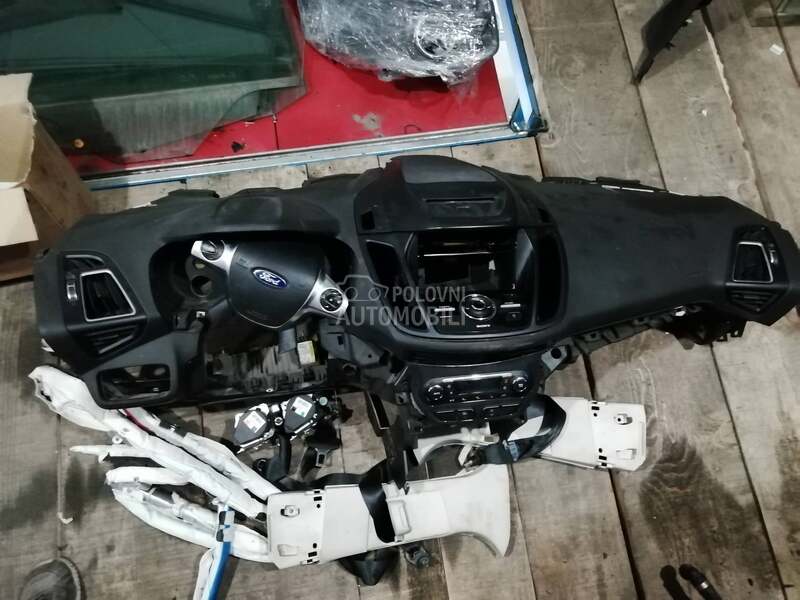 tabla sa airbagom za Ford Kuga od 2012. do 2018. god.