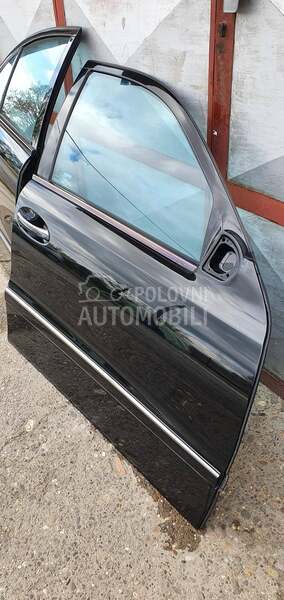 Prednja desna Vrata br.197 za Mercedes Benz E 124, E 200, E 220 ... od 2002. do 2005. god.