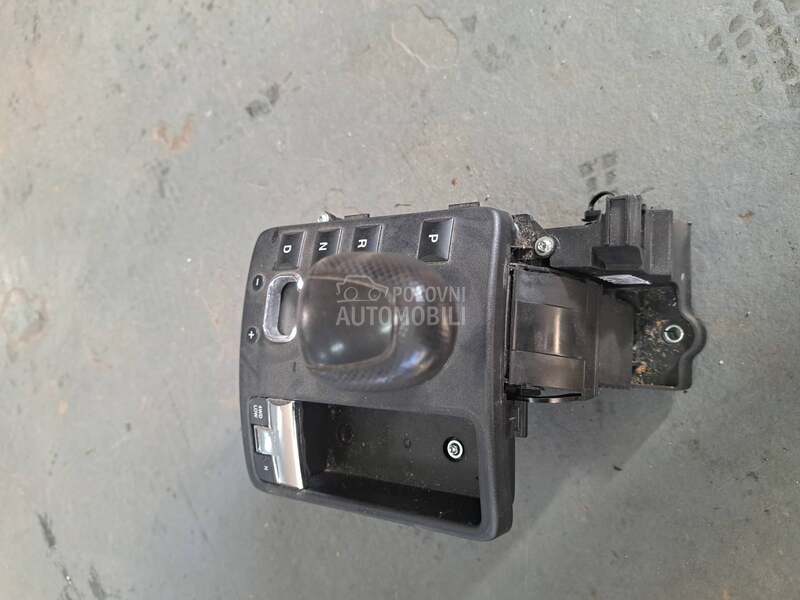 Rucica menjaca za Jeep Grand Cherokee od 2005. do 2011. god.