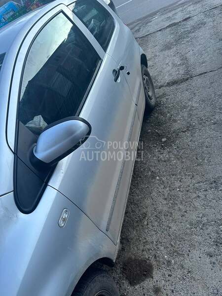 Vrata kompletna za Volkswagen Fox od 2001. do 2008. god.