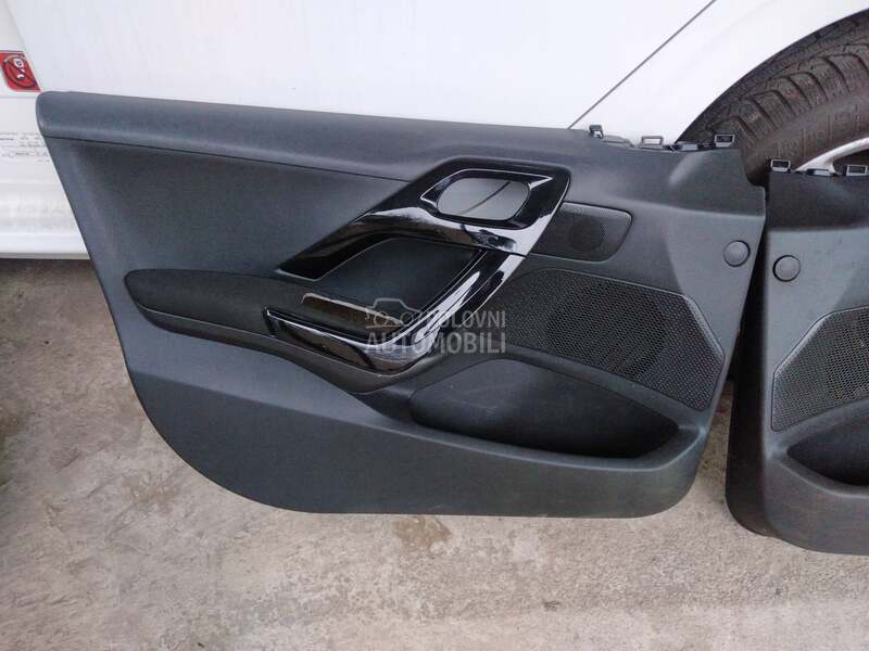 Tapaciri za Peugeot 208