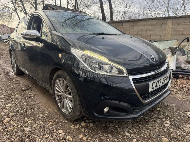 Peugeot 208 2017. god. -  kompletan auto u delovima